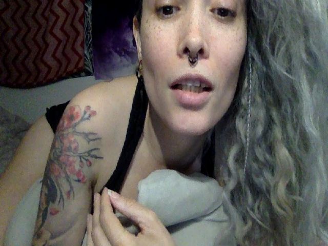 Live sex webcam photo for FRANKK_CASTLE #273536753