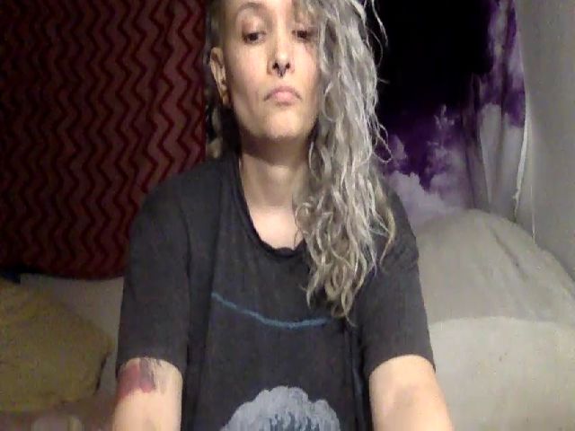 Live sex webcam photo for FRANKK_CASTLE #273622538