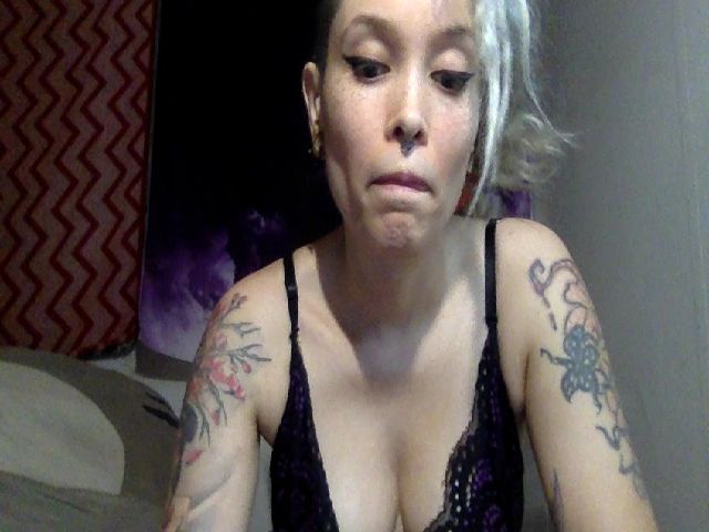 Live sex webcam photo for FRANKK_CASTLE #273843785