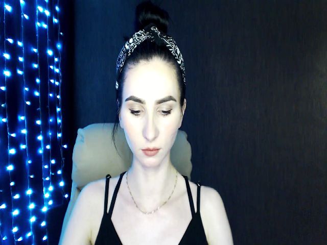 Live sex webcam photo for FrauleinMeow_ #272232517