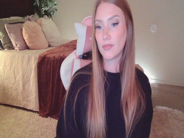 Live sex webcam photo for Freckld_Cutie #274791147