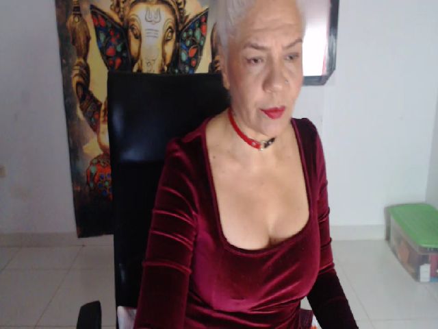 Live sex webcam photo for FreyaDevil #273267706