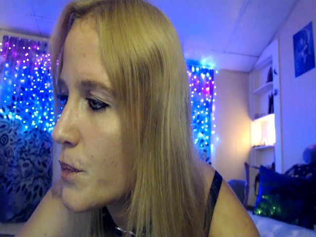 Live sex webcam photo for FreyjaNicole #273080899