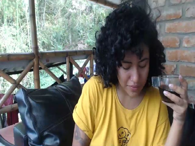 Live sex webcam photo for GABY_GOMEZ #274625805