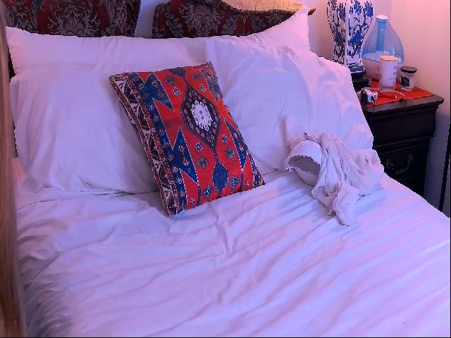 Live sex webcam photo for GREAT_LEGS #272816345