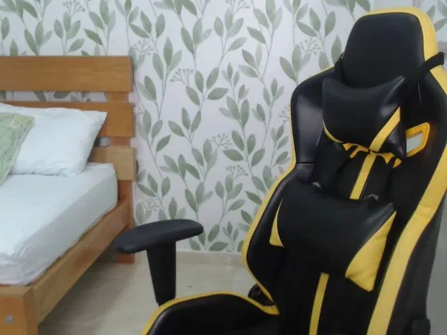 Live sex webcam photo for Gabriela_v_ #271778546