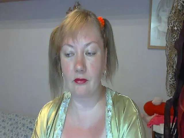 Live sex webcam photo for GabriellaHot1 #273902123