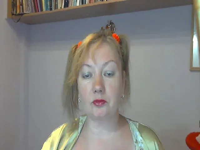 Live sex webcam photo for GabriellaHot1 #274148565