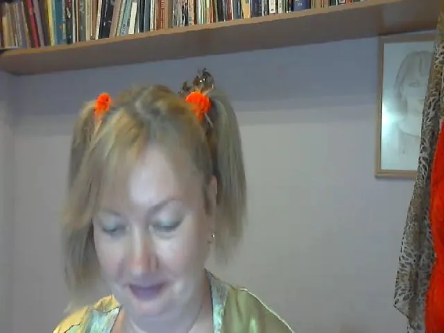 Live sex webcam photo for GabriellaHot1 #274151142