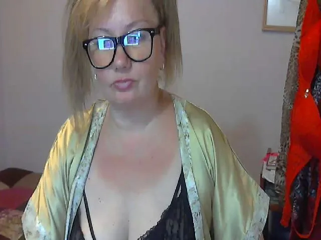 Live sex webcam photo for GabriellaHot1 #274232714