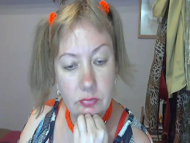 Live sex webcam photo for GabriellaHot1 #274585681