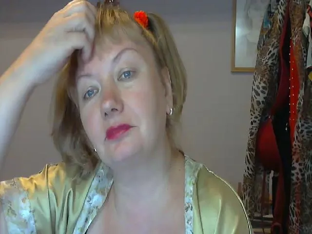 Live sex webcam photo for GabriellaHot1 #274596296