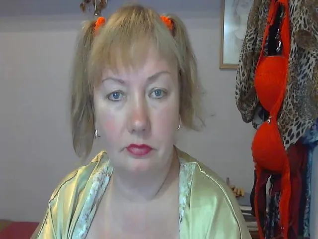 Live sex webcam photo for GabriellaHot1 #274615879