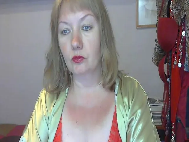 Live sex webcam photo for GabriellaHot1 #274658329