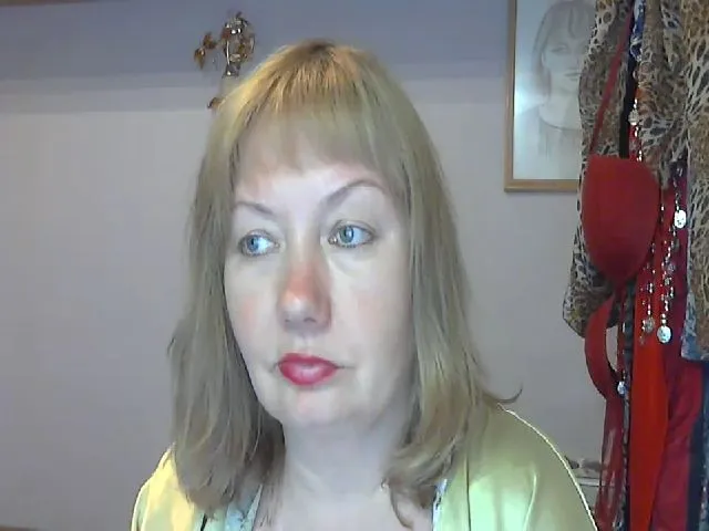 Live sex webcam photo for GabriellaHot1 #274658434