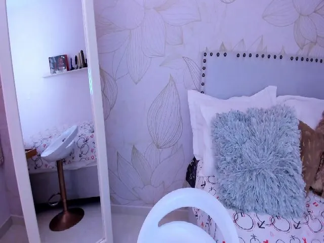 Live sex webcam photo for Gaby_T #271928581