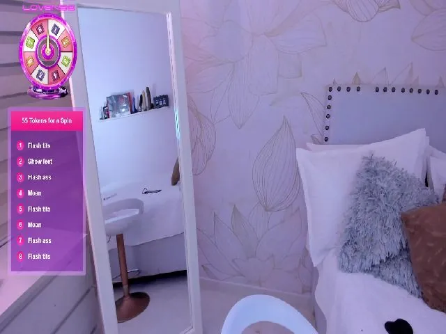 Live sex webcam photo for Gaby_T #272693582