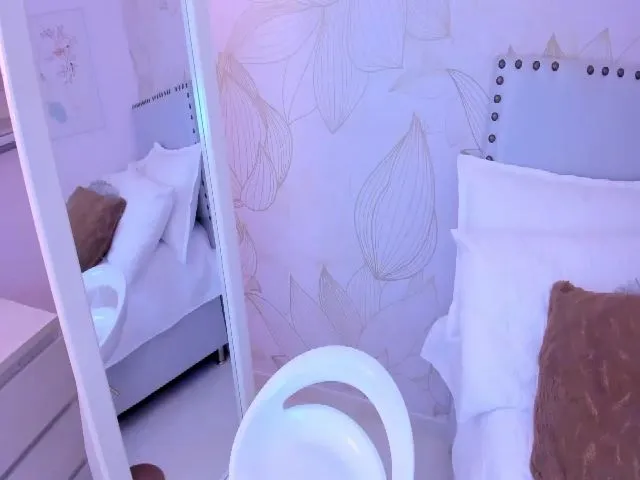 Live sex webcam photo for Gaby_T #272732905