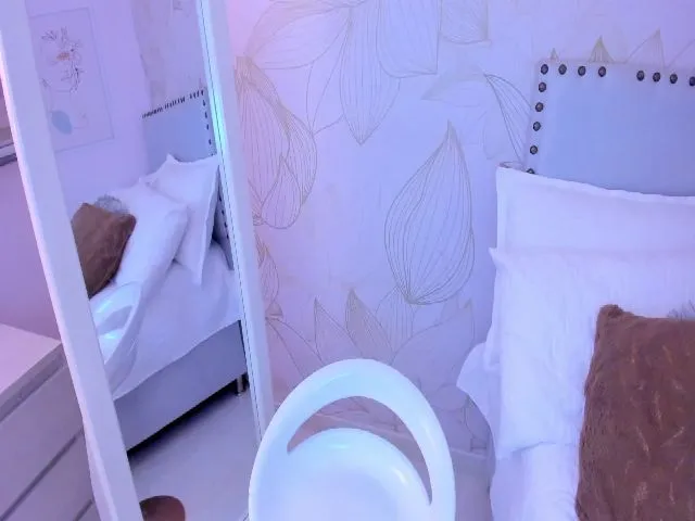 Live sex webcam photo for Gaby_T #272732932