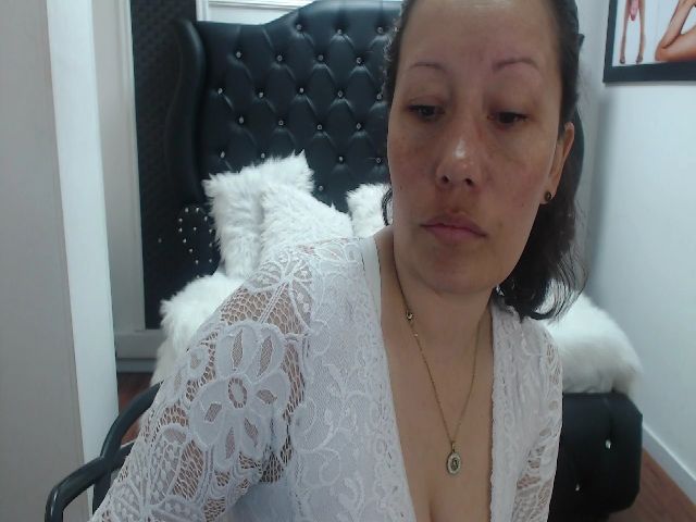 Live sex webcam photo for Gaby_trent #273665461