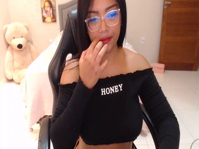 Live sex webcam photo for Gabyhotwifee #272338227