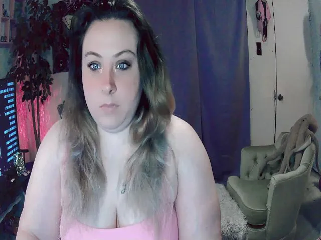 Live sex webcam photo for GamerrGoddess #273447653