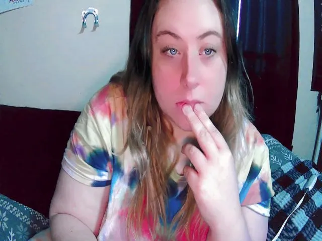 Live sex webcam photo for GamerrGoddess #273537752