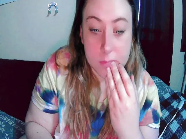 Live sex webcam photo for GamerrGoddess #273538928