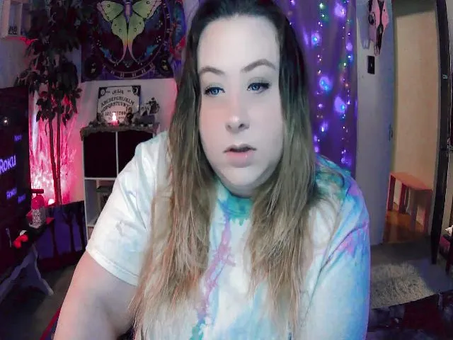 Live sex webcam photo for GamerrGoddess #273691297