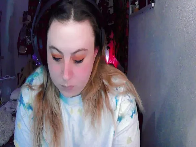 Live sex webcam photo for GamerrGoddess #273791925