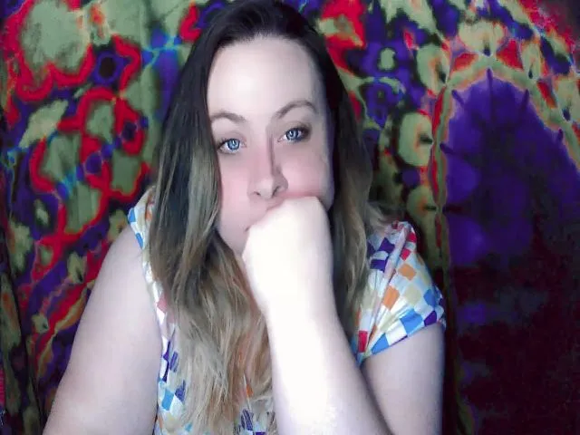 Live sex webcam photo for GamerrGoddess #273974702