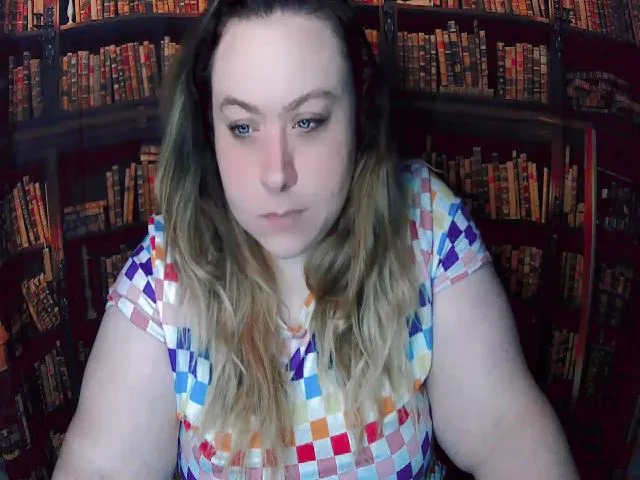 Live sex webcam photo for GamerrGoddess #273977829