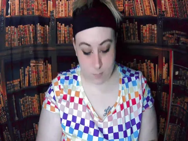 Live sex webcam photo for GamerrGoddess #273979804