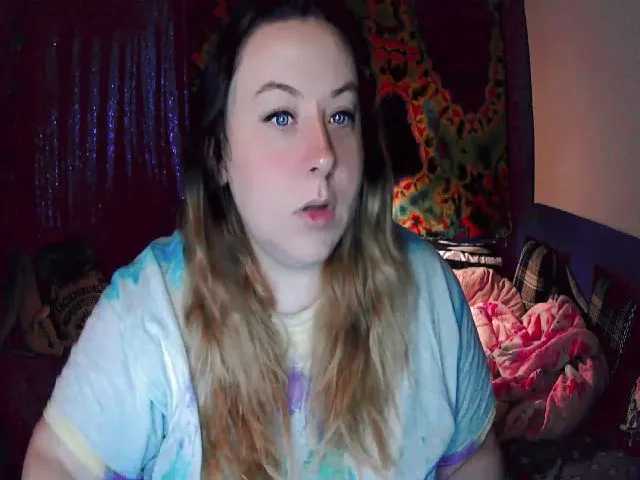 Live sex webcam photo for GamerrGoddess #274292544