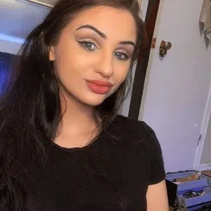 Live sex webcam photo for Geekygirl10 #291696736