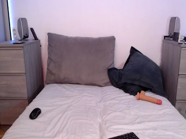 Live sex webcam photo for GemLuva #273589309