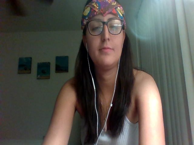 Live sex webcam photo for Gemgirl #272592737