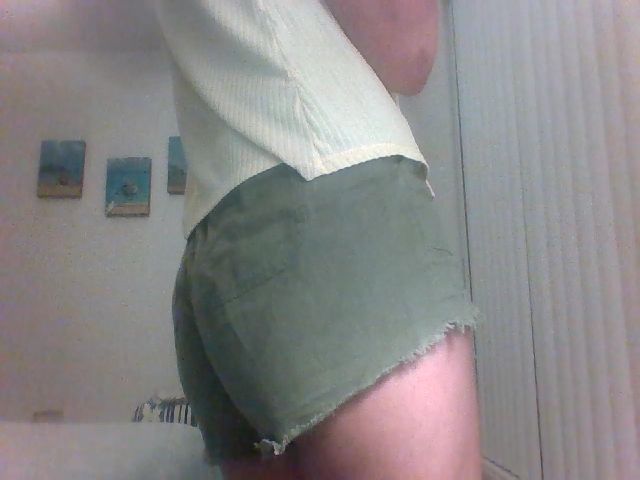 Live sex webcam photo for Gemgirl #272730737