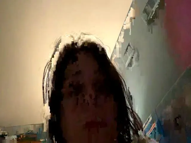 Live sex webcam photo for Gemmuh #272739359