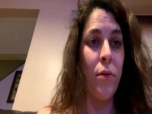 Live sex webcam photo for Gemmuh #272739605