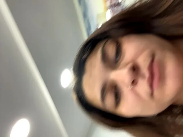 Live sex webcam photo for Gemmuh #273437741