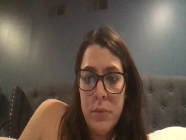 Live sex webcam photo for Gemmuh #273442239