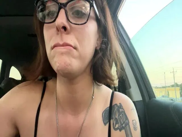 Live sex webcam photo for Gemmuh #274027090