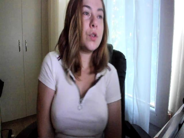 Live sex webcam photo for Gennyee #273883048