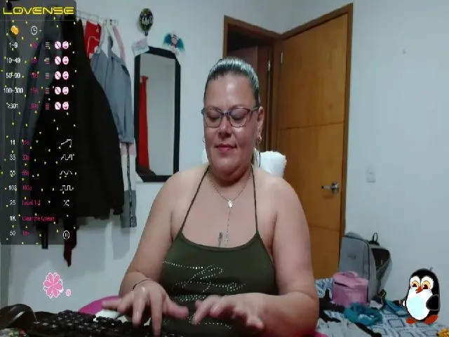 Live sex webcam photo for Georgette3 #271878992