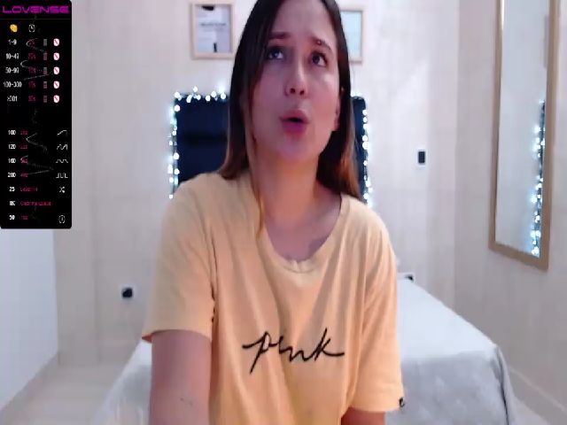 Live sex webcam photo for Gia_Mancini #272454807
