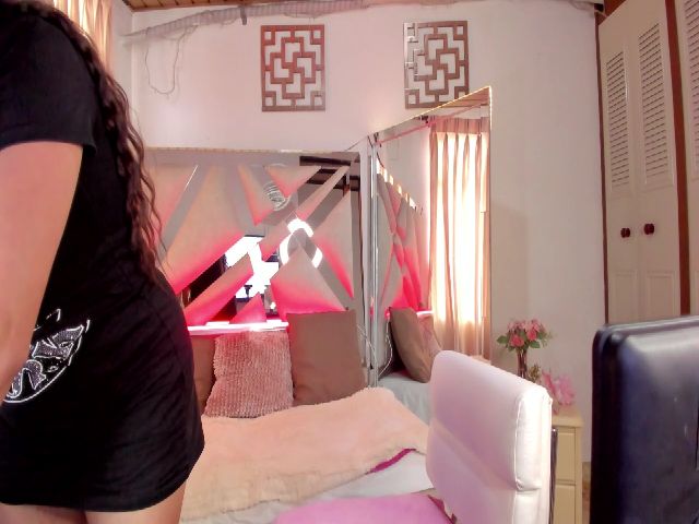 Live sex webcam photo for Gia_Mateo #273173054