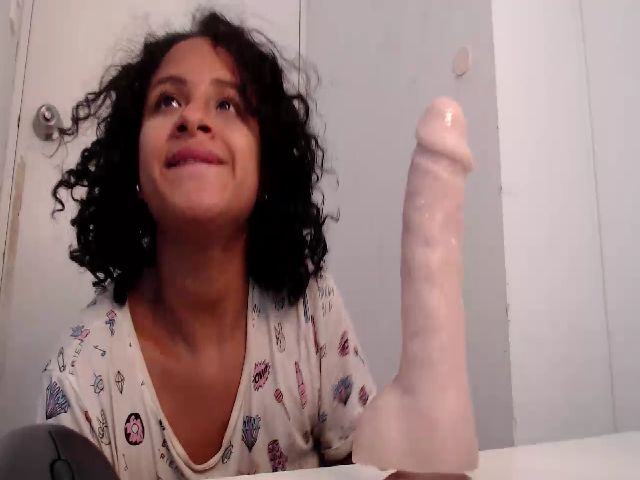 Live sex webcam photo for Giablue20 #272833569