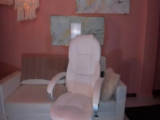 Live sex webcam photo for GiannaWatson1 #272068399