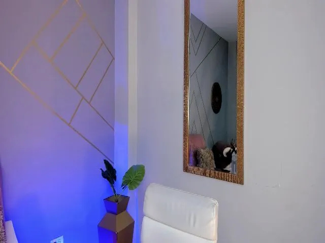 Live sex webcam photo for GiannaWatson1 #272376761